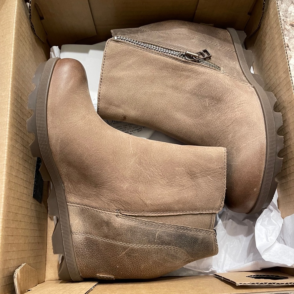 Sorel Joan of Arctic boots NWT